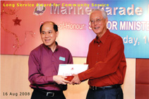 Dr Chin receives 10 Year Long Service Award